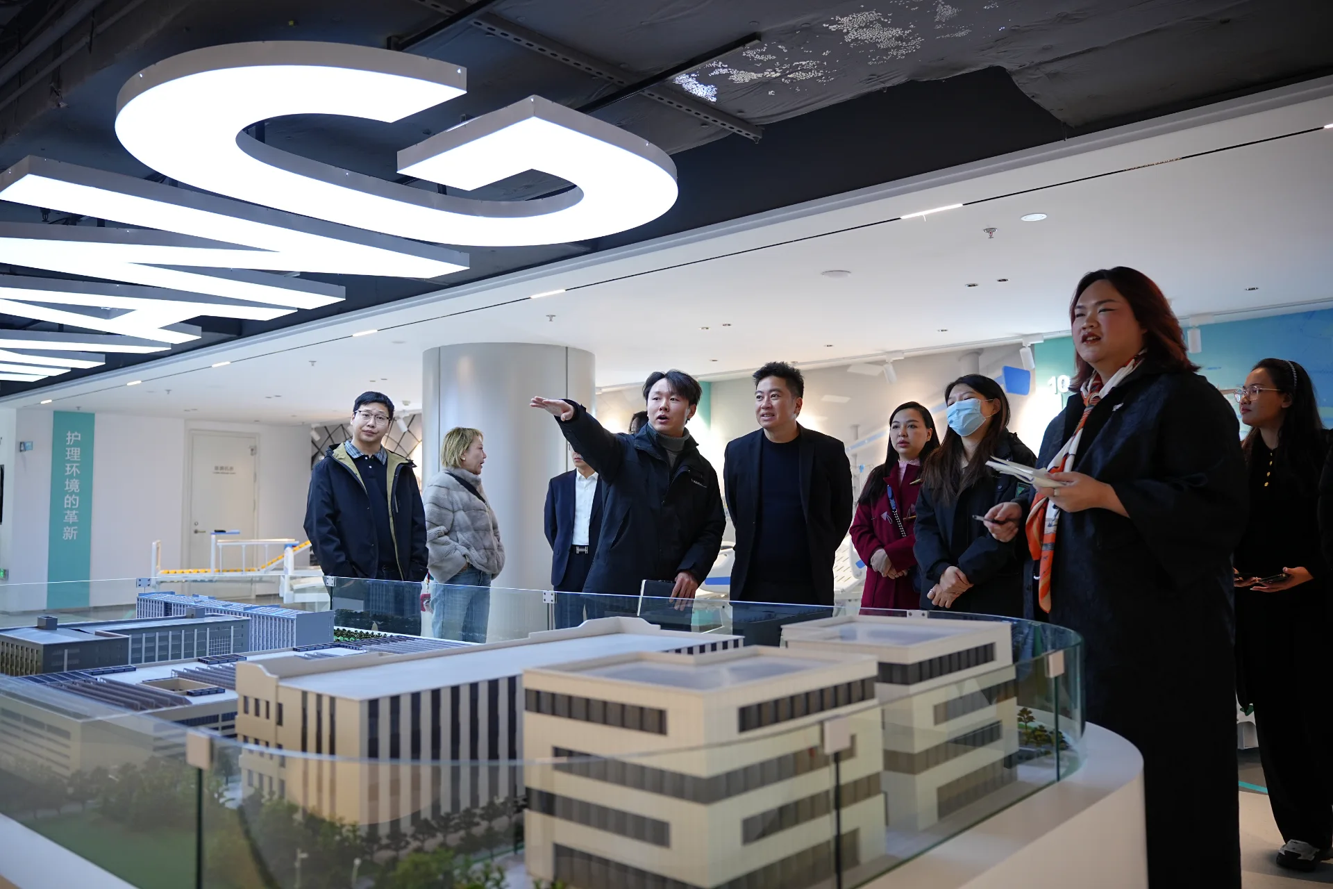 SAIKANG MEDICAL hospital bed supplier factory tour with international clients